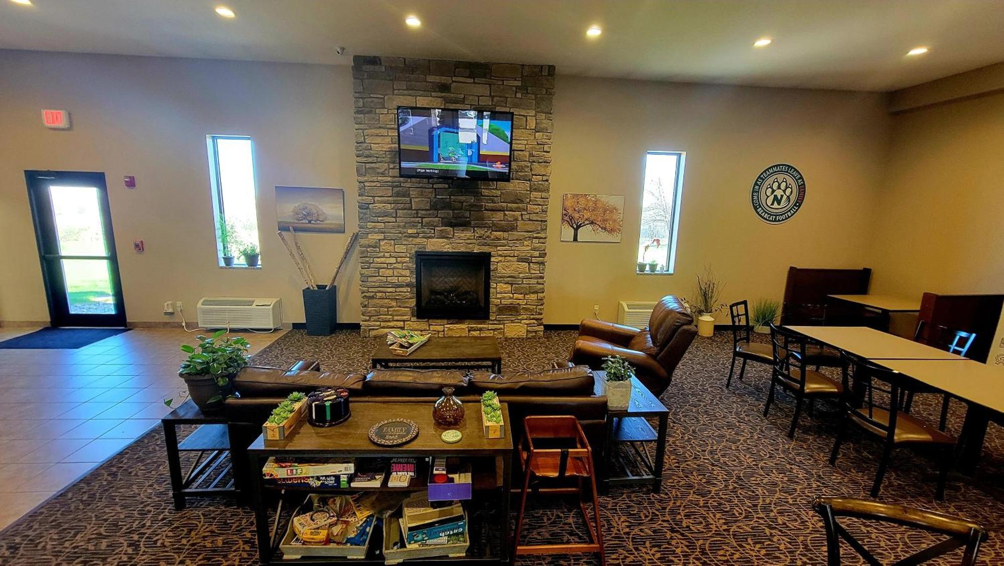 Cobblestone Inn & Suites Maryville Buitenkant foto