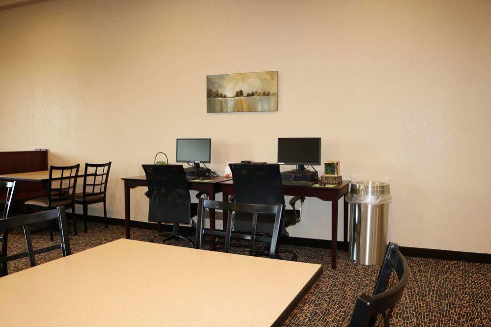 Cobblestone Inn & Suites Maryville Buitenkant foto