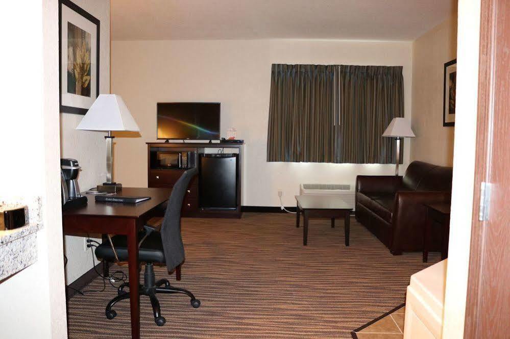 Cobblestone Inn & Suites Maryville Buitenkant foto